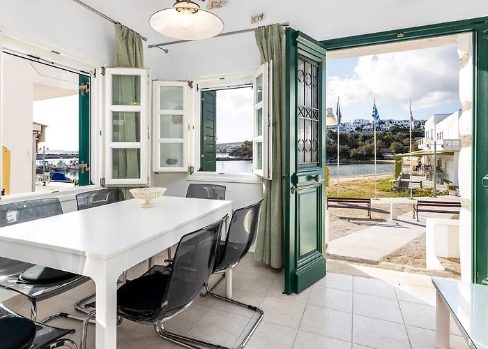 Casa Nileas For Cycladic Summer Living Right On The Bay And Beach! Piso Livadi