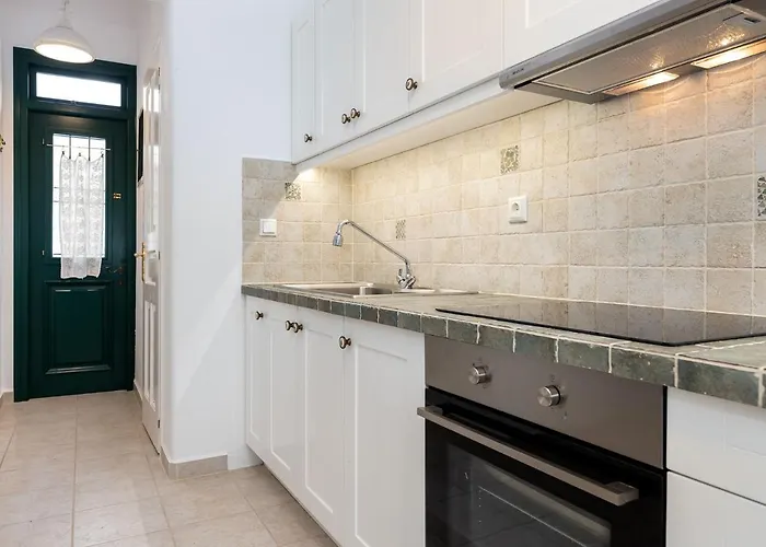 Casa Nileas For Cycladic Summer Living Right On The Bay And Beach!